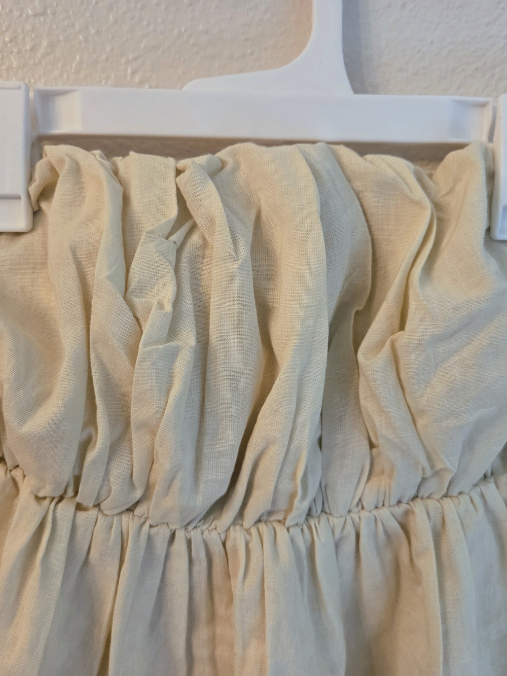 PrettyLittleThing - Strapless Top - Picture 3 of 4